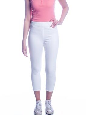 DKR Apparel Stretch Denim Pull-On Crop Capri-White